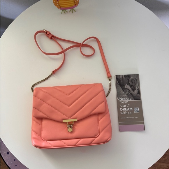4/$25 Coral “A New day” Quilted Crossbody Bag with Gold Clasp - Picture 1 of 6